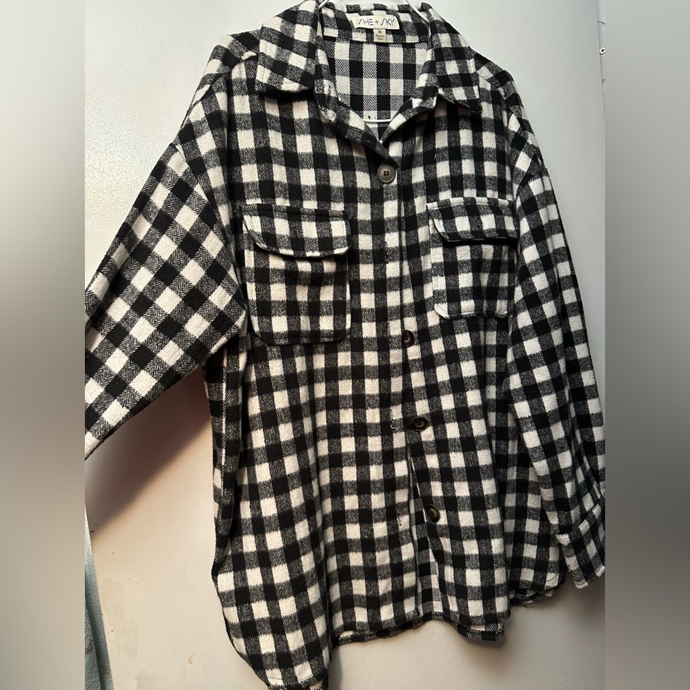 Boutique black & white button up flannel - Size M